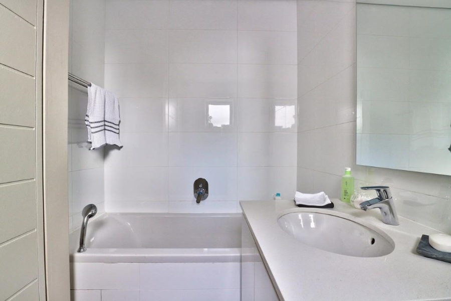 2 Bedroom Property for Sale in Gardens Western Cape